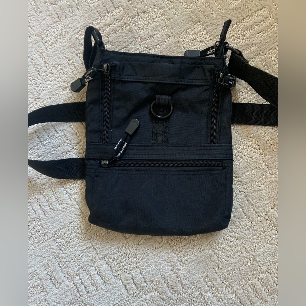 Barely used purse/bag Derek Alexander